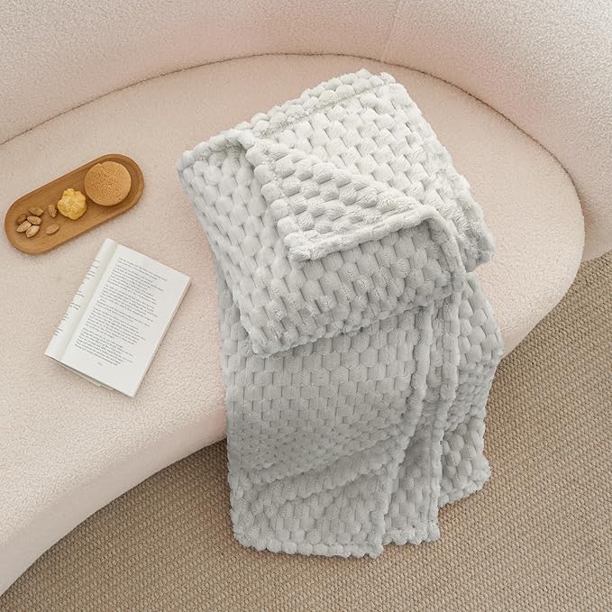 BEDELITE Fleece Blanket Twin for Bed Couch, 3D Jacquard Decorative Light Grey - Image 6