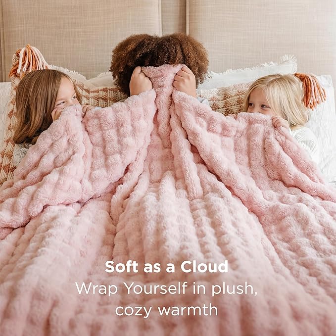 Bedsure 3D Fleece Bubble Blanket - Image 2
