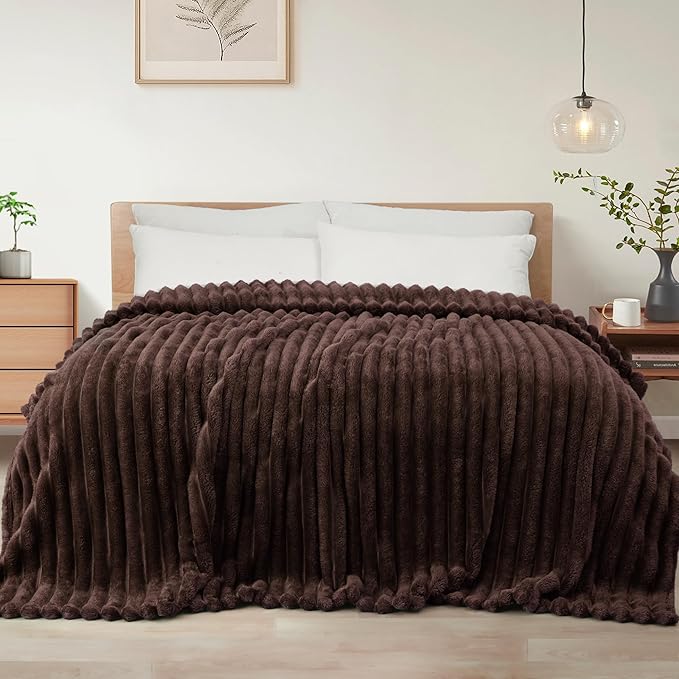 Exclusivo Mezcla Queen Size Flannel Fleece Blanket, Super Soft Striped Jacquard by ExclusivoMezcla