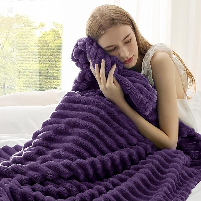 Bedsure GentleSoft Purple Fleece Blanket - Image 4