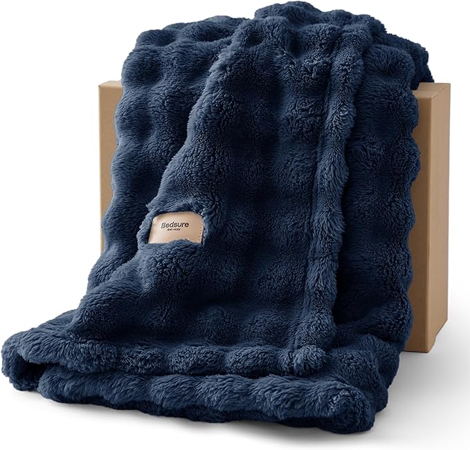 Bedsure 3D Fleece Bubble Blanket by BEDSURE