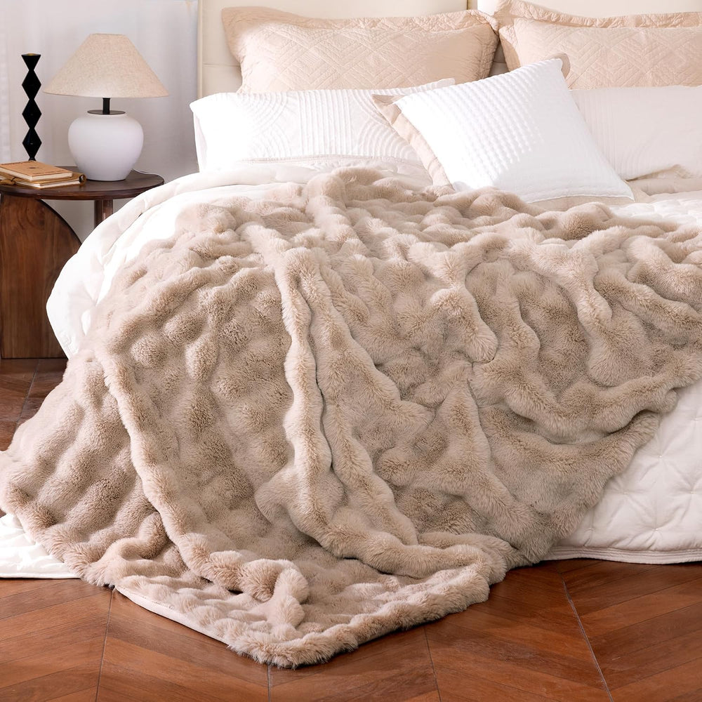 Ultra Soft Cozy Faux Fur Throw Blanket, Fuzzy Plush Thick Bubble Blanket