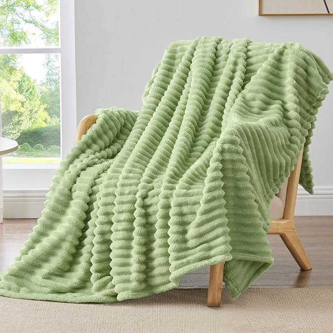 BEDELITE Twin Blanket for Couch & Bed, 300GSM Soft & Warm Fleece Blanket by BEDELITE