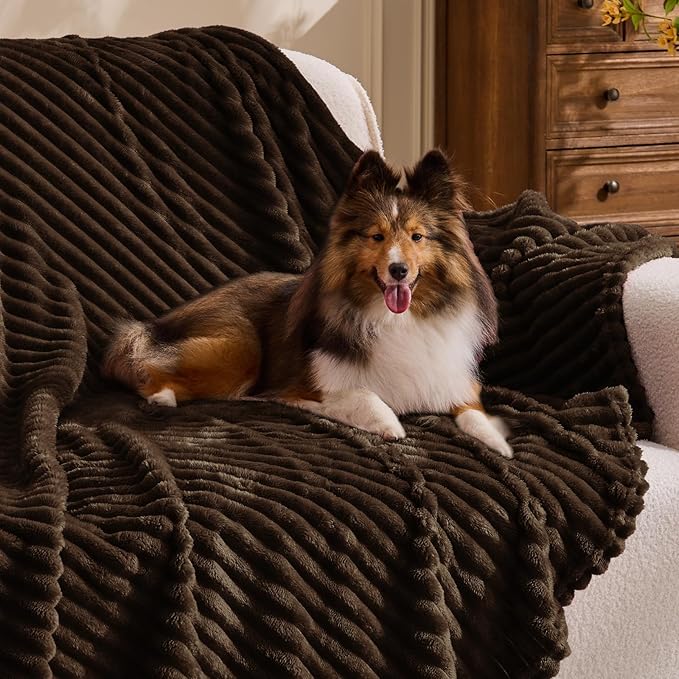 BEDELITE Fleece Blanket Twin Size – 3D Ribbed Jacquard Soft and Warm Decorative - Image 3