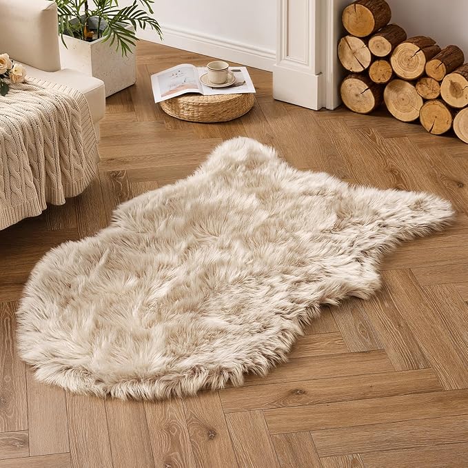 MIULEE Luxury Super Soft Fluffy Area Rug Faux Fur Plush Large Sheepskin Rug by MIULEE