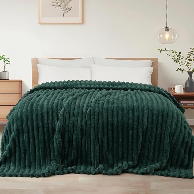 Exclusivo Mezcla Queen Size Flannel Fleece Blanket, Super Soft Striped Jacquard by ExclusivoMezcla