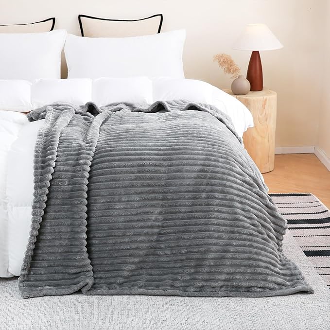 Grey Fleece Throw Blanket 50”×60” - Image 3