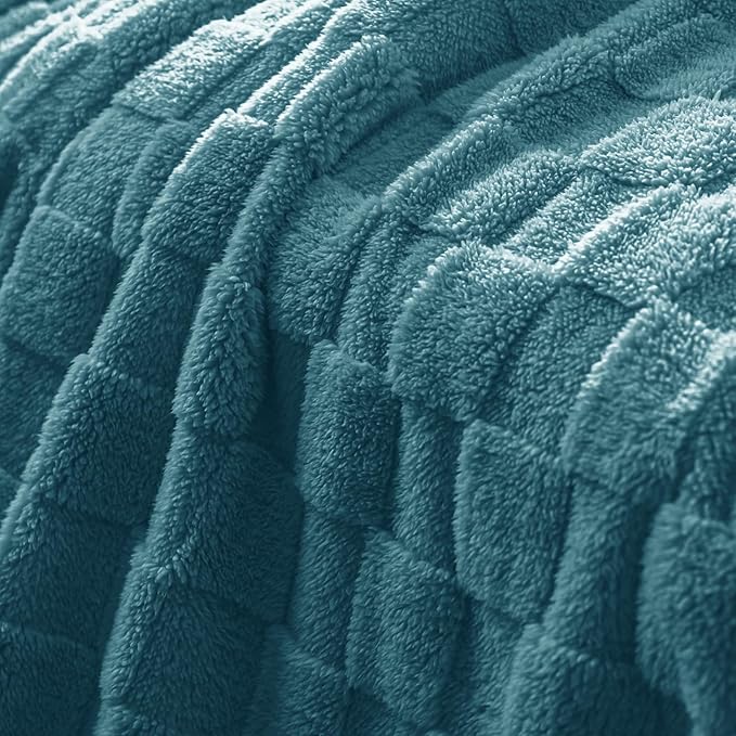 Exclusivo Mezcla King Size Flannel Fleece Blanket, Super Soft and Warm - Image 4