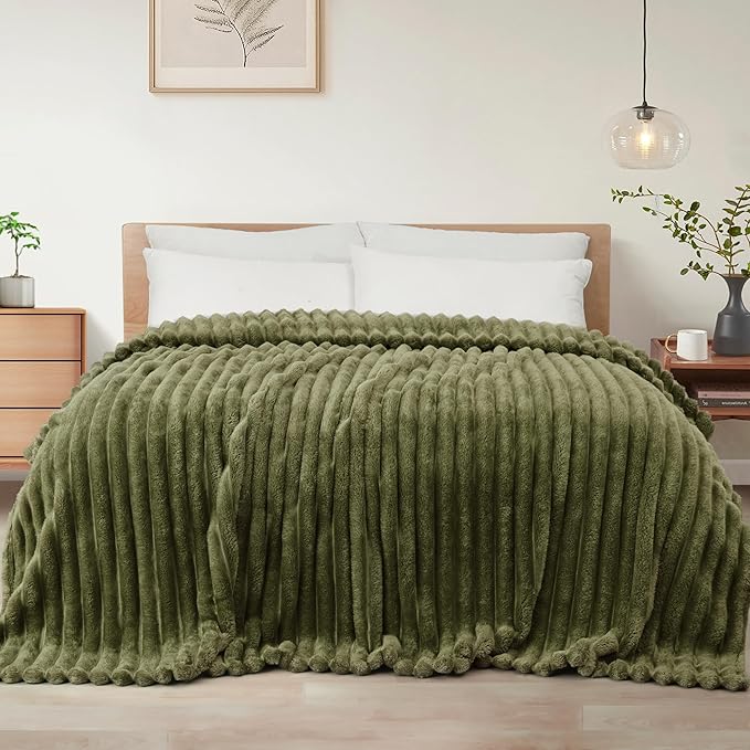 Exclusivo Mezcla Twin Size Flannel Fleece Blanket, Super Soft Striped Jacquard by ExclusivoMezcla