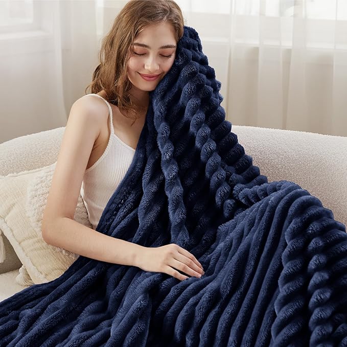 Bedsure GentleSoft Navy Blue Twin Blanket - Image 3