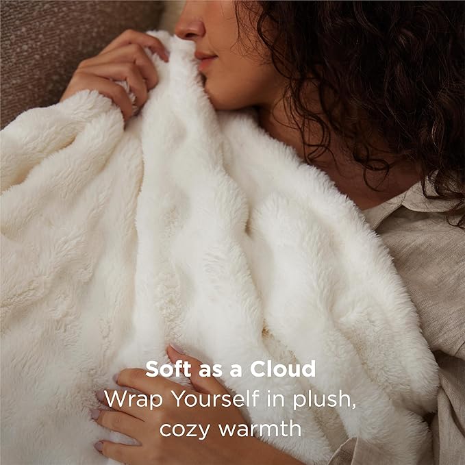 Bedsure 3D Fleece Bubble Blanket - Image 2
