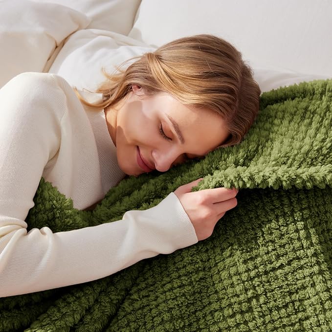 Whale Flotilla Queen Size Fuzzy Fleece Blanket, Fluffy Warm Soft Jacquard Bed - Image 2