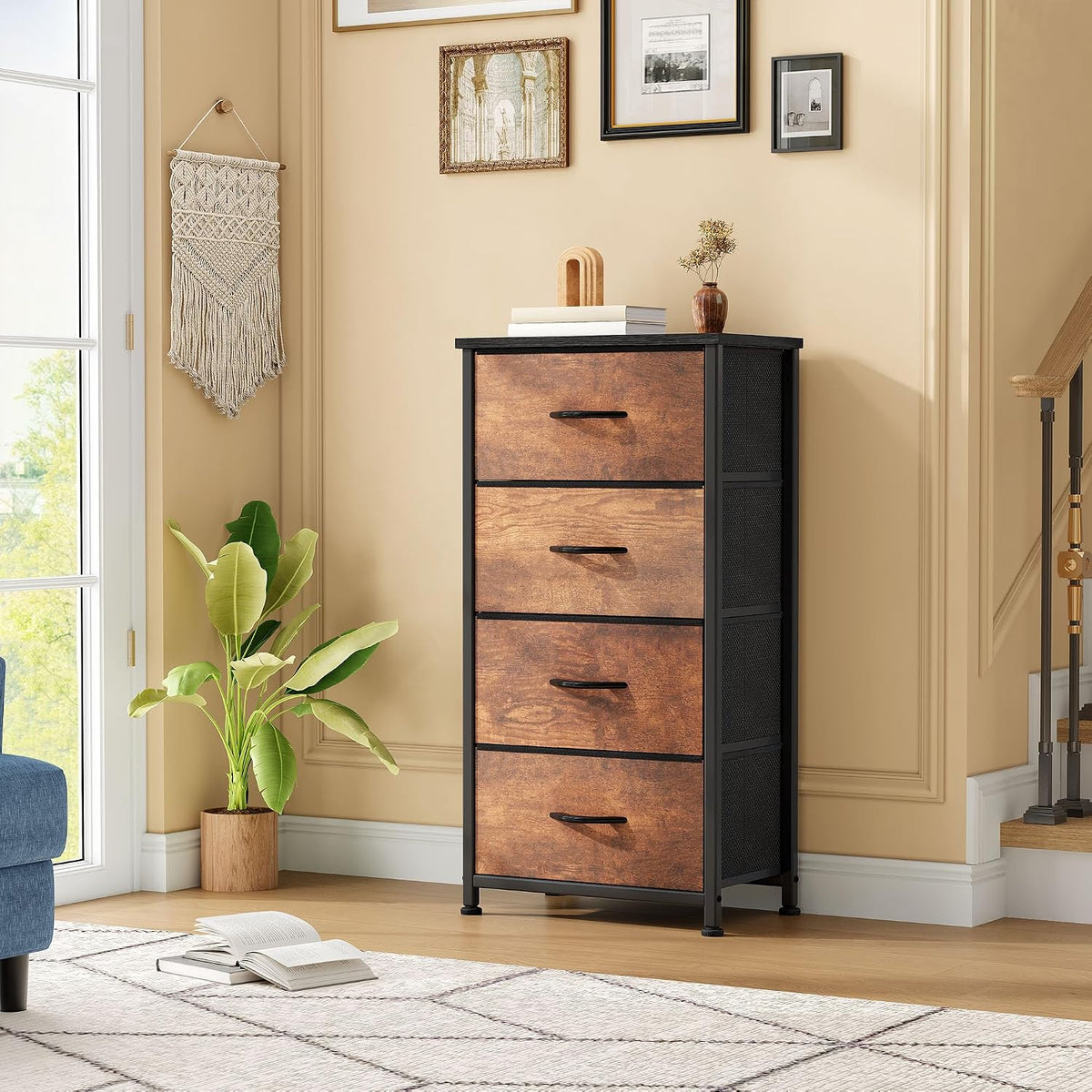 dwvo dresser with 4 drawers shown in use