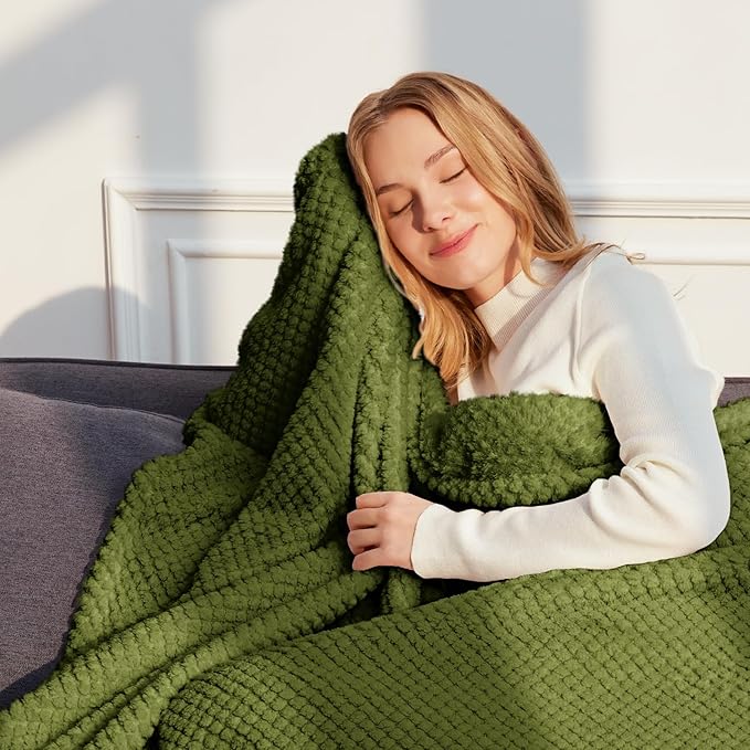 Whale Flotilla Queen Size Fuzzy Fleece Blanket, Fluffy Warm Soft Jacquard Bed - Image 3