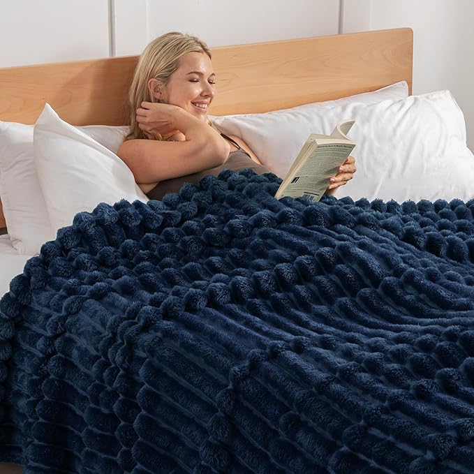 Exclusivo Mezcla California King Size Flannel Fleece Blanket, Super Soft - Image 4