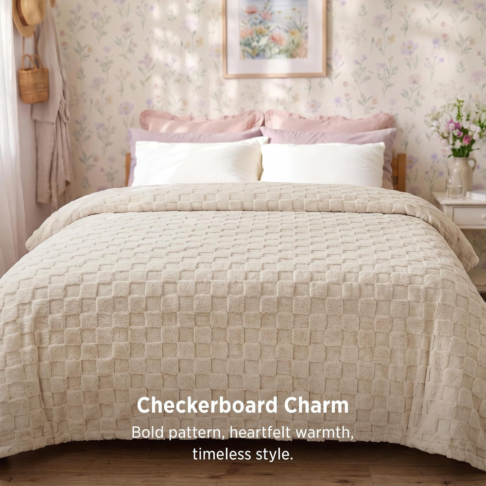Bedsure Checkered Soft Cozy Queen Blanket for Bed, Beige, 90"×90"
