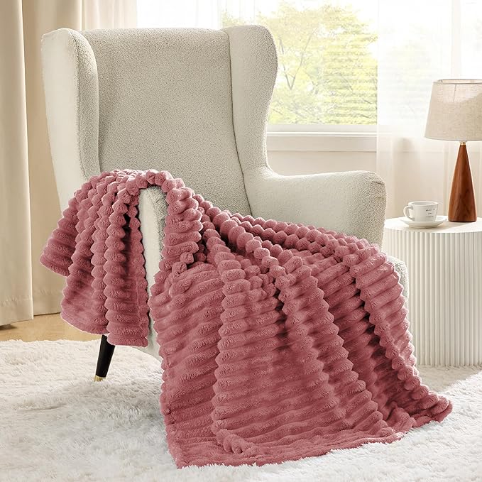 Bedsure GentleSoft Dusty Pink Fleece Blanket - Image 2