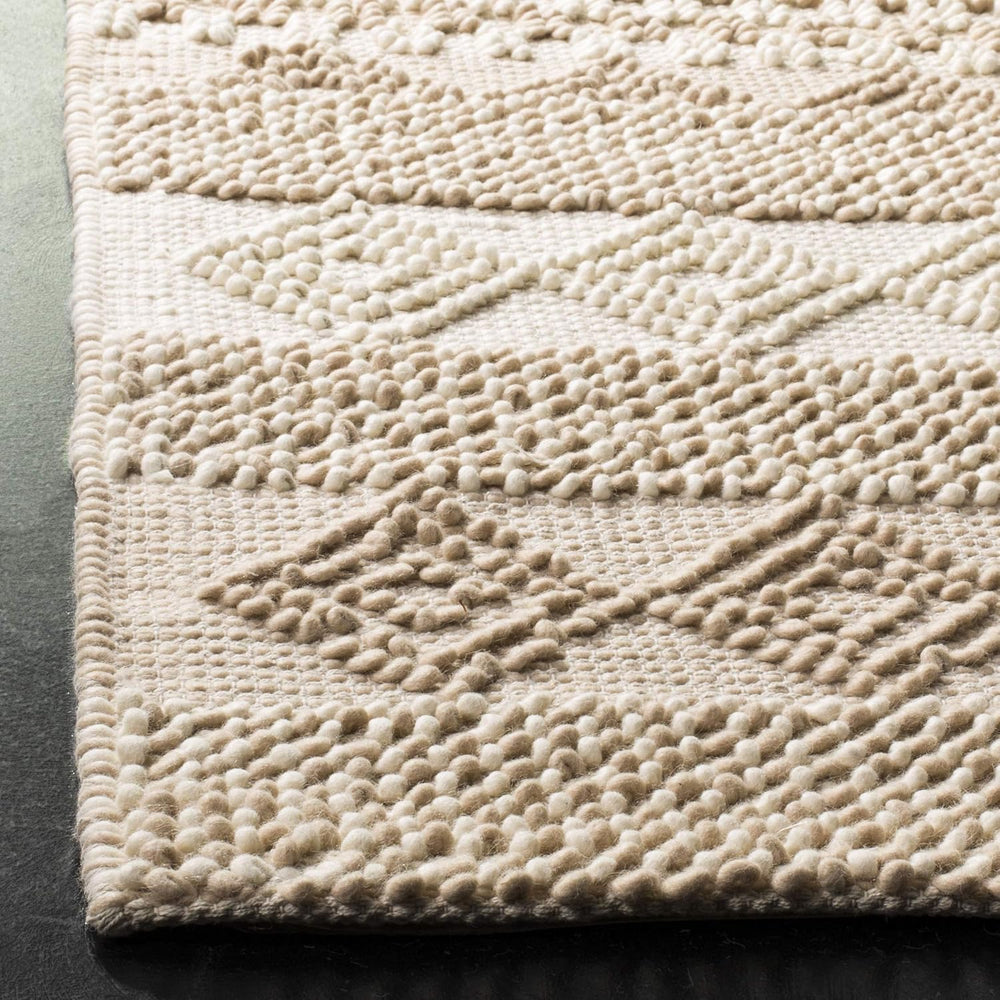 SAFAVIEH Natura Collection Accent Rug - 4' x 6', Beige & Ivory, H...