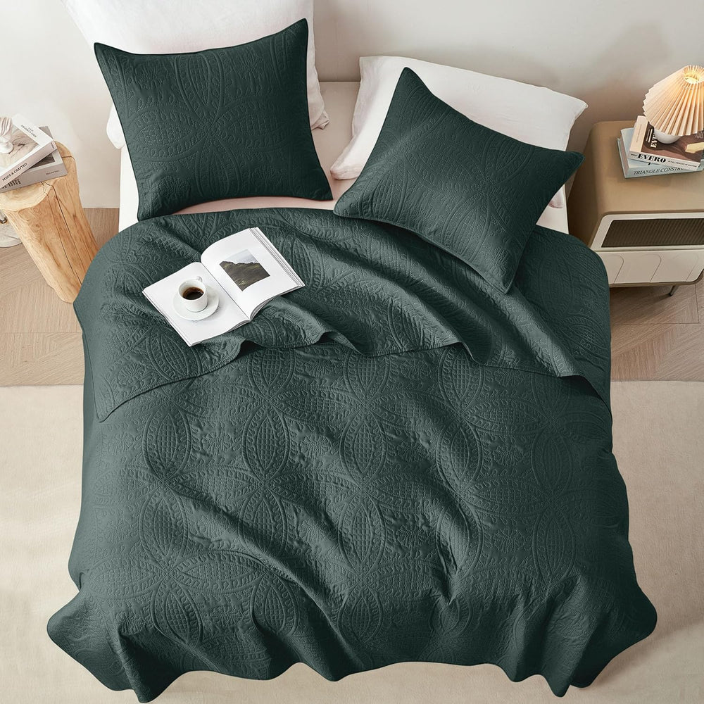 akkialla Forest Green King/Cal King Quilt Set,Ultrasonic Lightweight Bedsprea...