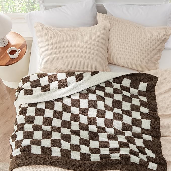 Bedsure GentleSoft Checkered Throw Blanket - Image 7