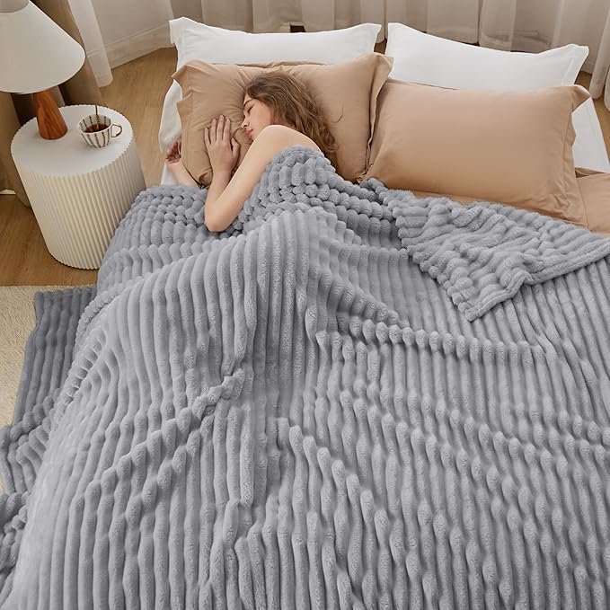 Bedsure GentleSoft California King Size Blanket - Image 4