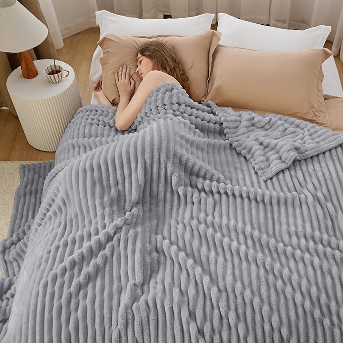 Bedsure GentleSoft Blankets Queen Size - Image 4