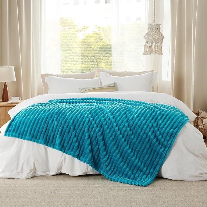 Bedsure GentleSoft Teal Twin Blanket - Image 6