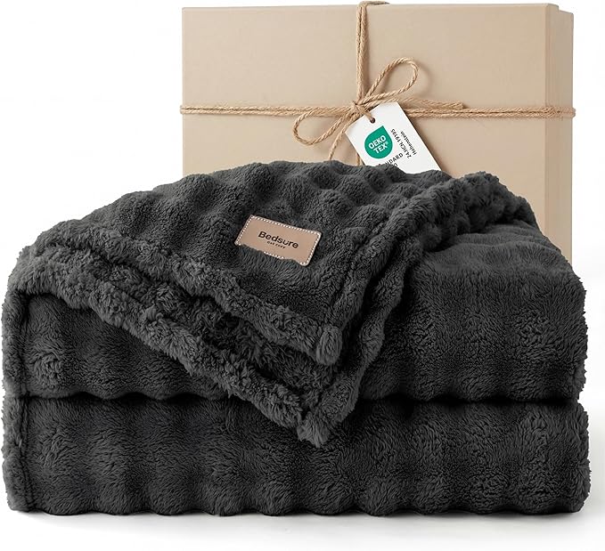 Bedsure 3D Fleece Bubble Blanket by BEDSURE
