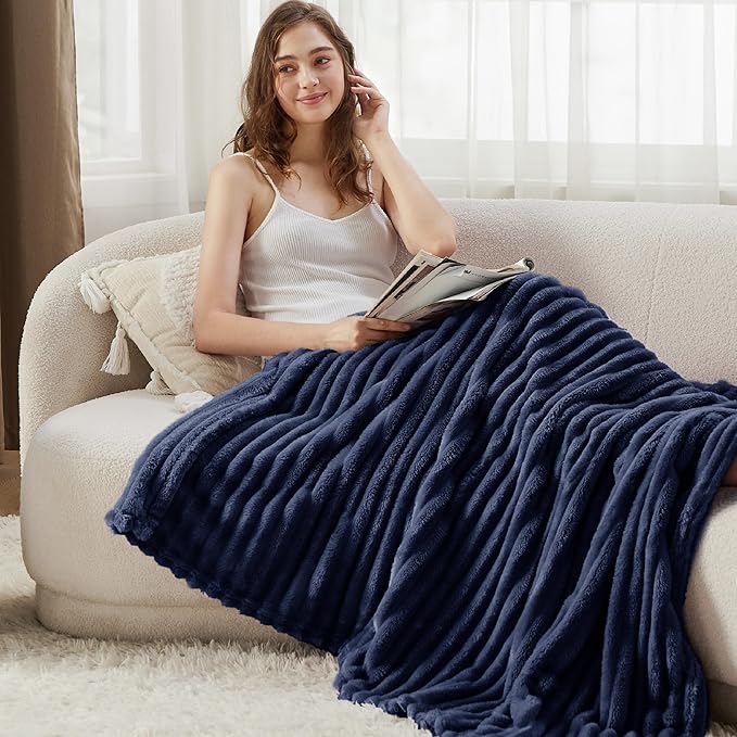 Bedsure GentleSoft Navy Blue Fleece Blanket - Image 4