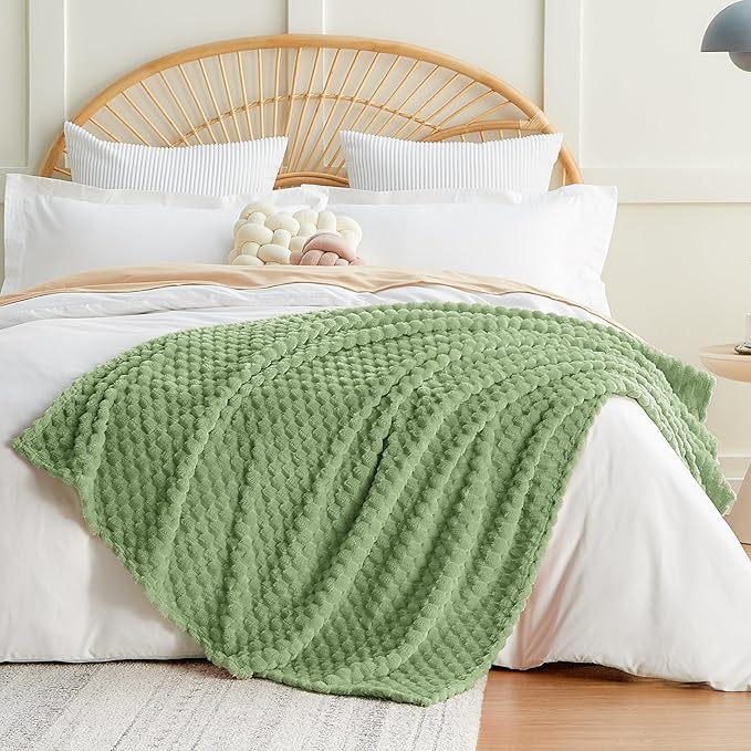 EXQ Home Fleece Throw Blanket for Couch or Bed - Image 2
