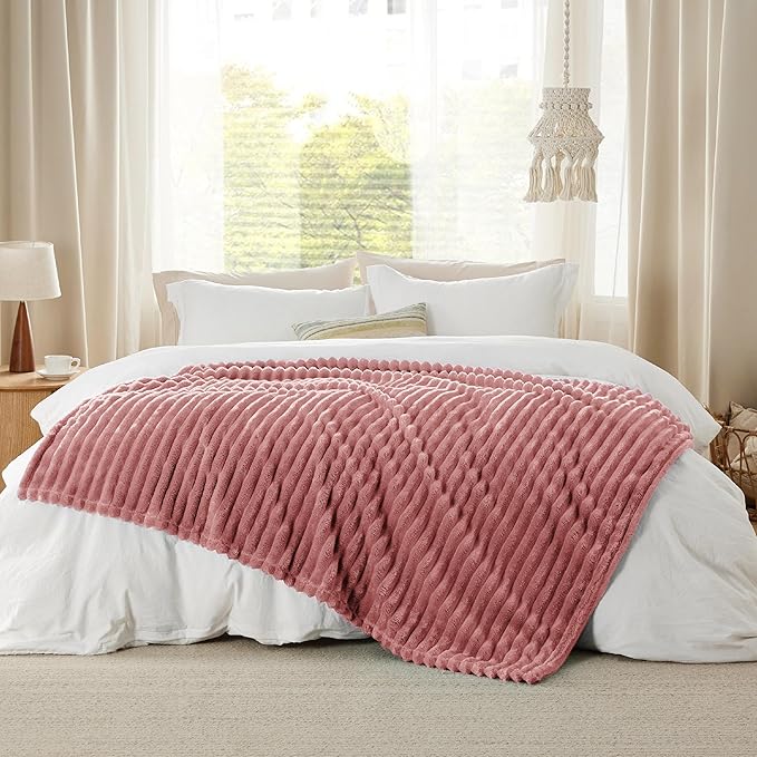 Bedsure GentleSoft Dusty Pink Fleece Twin Blanket - Image 6