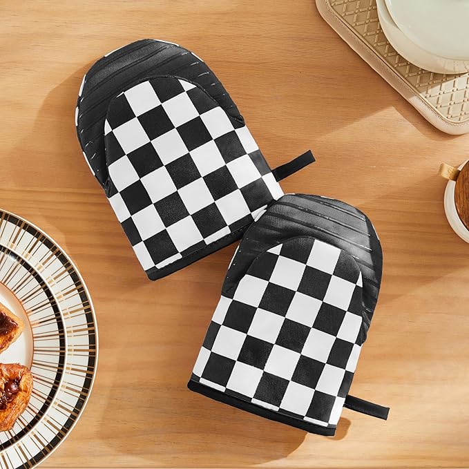 Ohocut Checkered Mini Oven Mitts Heat Resistant, Vintage Retro Black and White - Image 3