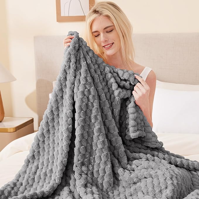 EXQ Home Fleece Throw Blanket for Couch or Bed - Image 3