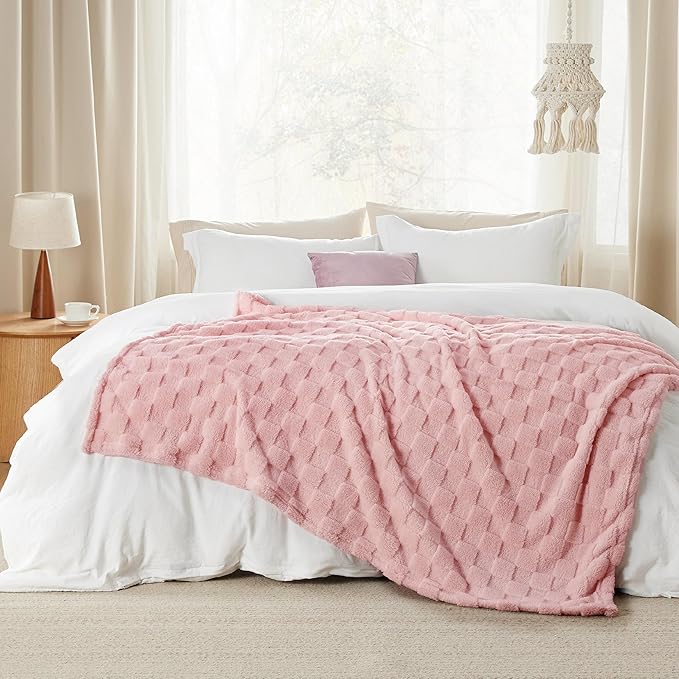 Bedsure GentleSoft Pink Throw Blanket - Image 5
