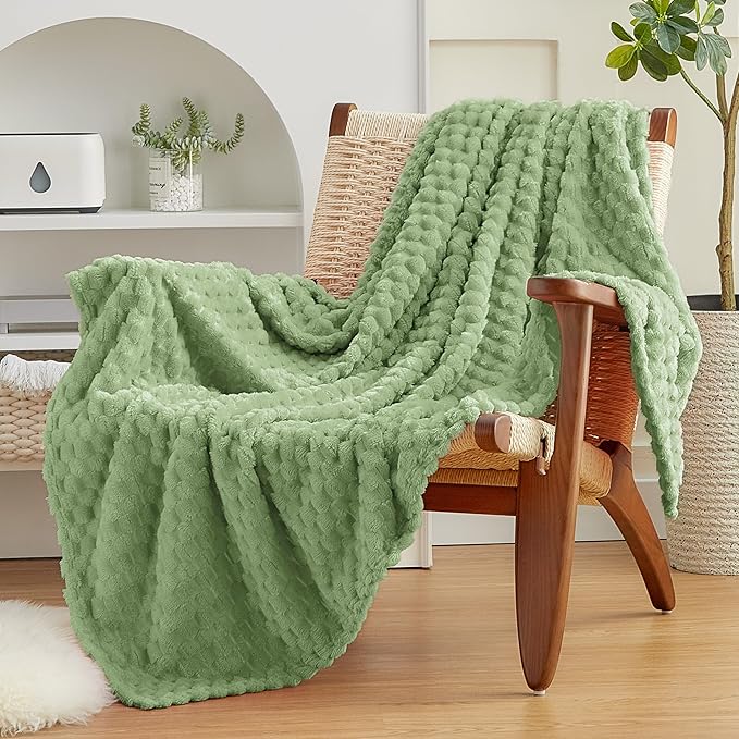 EXQ Home Fleece Throw Blanket for Couch or Bed by EXQHomeTexitleCoLtd