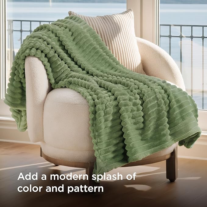 Bedsure GentleSoft Reseda Fleece Twin Blanket - Image 3