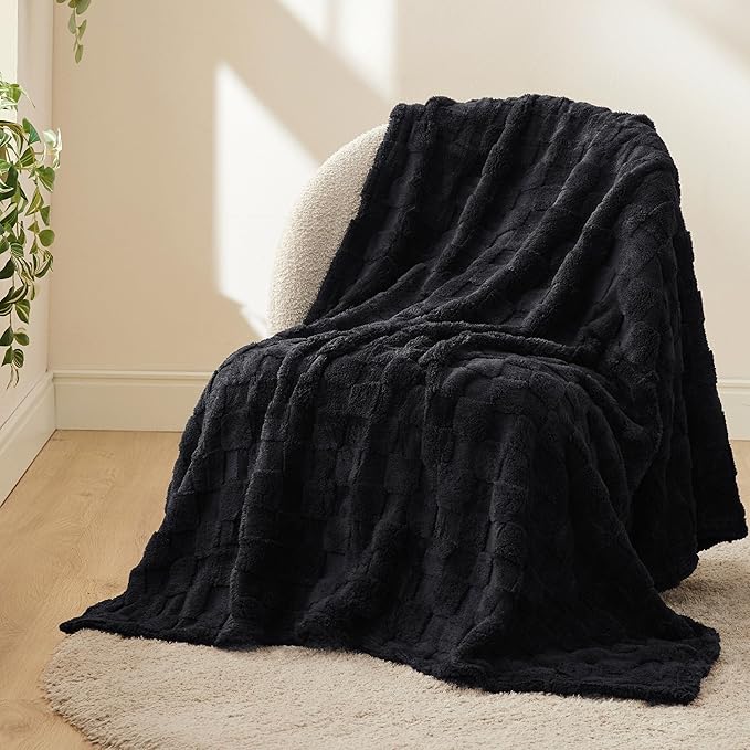 Bedsure GentleSoft Black Throw Blanket - Image 6