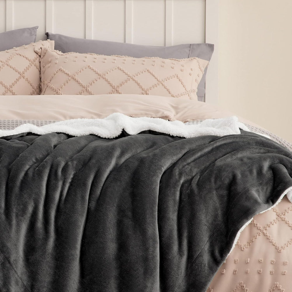 Bedsure GentleSoft Sherpa Fleece Twin Size Blanket for Couch, Non-Heated, Thi...