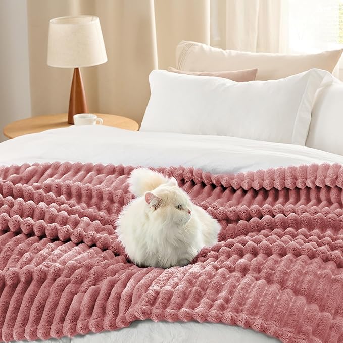 Bedsure GentleSoft Dusty Pink Twin XL Blanket - Image 4