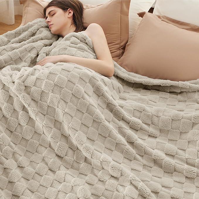 Bedsure GentleSoft King Size Blanket - Image 2