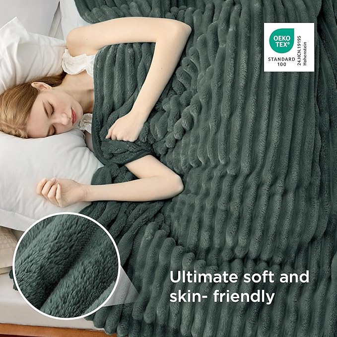 Bedsure GentleSoft Mallard Green Fleece Blanket - Image 4