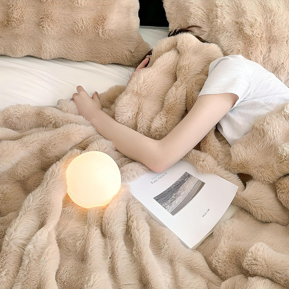 Luxury Bubble Faux Fur Blanket Queen Size, 750 GSM Double Sided Fuzzy Warm Be...