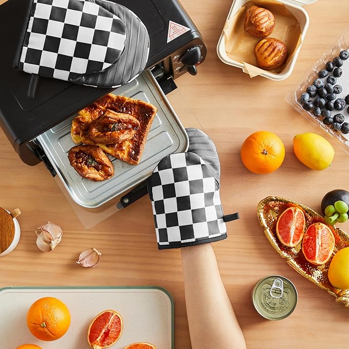 Ohocut Checkered Mini Oven Mitts Heat Resistant, Vintage Retro Black and White - Image 2