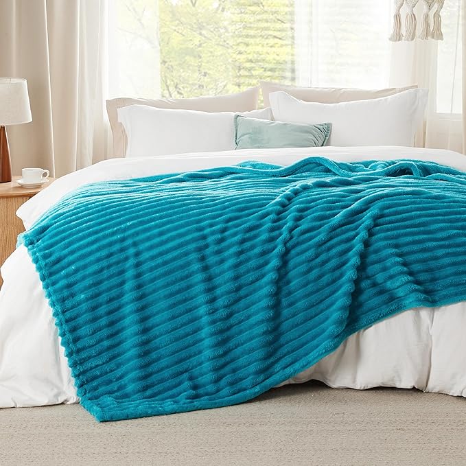 Bedsure GentleSoft Teal Full Blanket - Image 2