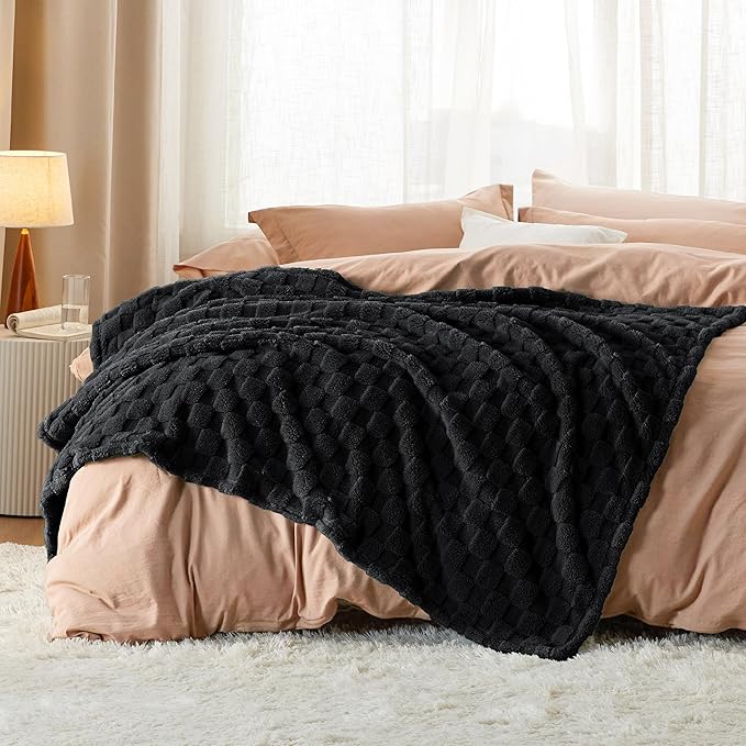 Bedsure GentleSoft Black Throw Blanket - Image 5