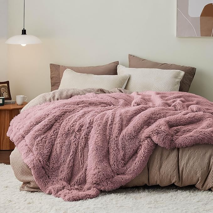 Bedsure GentleSoft Fluffy Dusty Pink Throw Blanket Gifts - Image 5