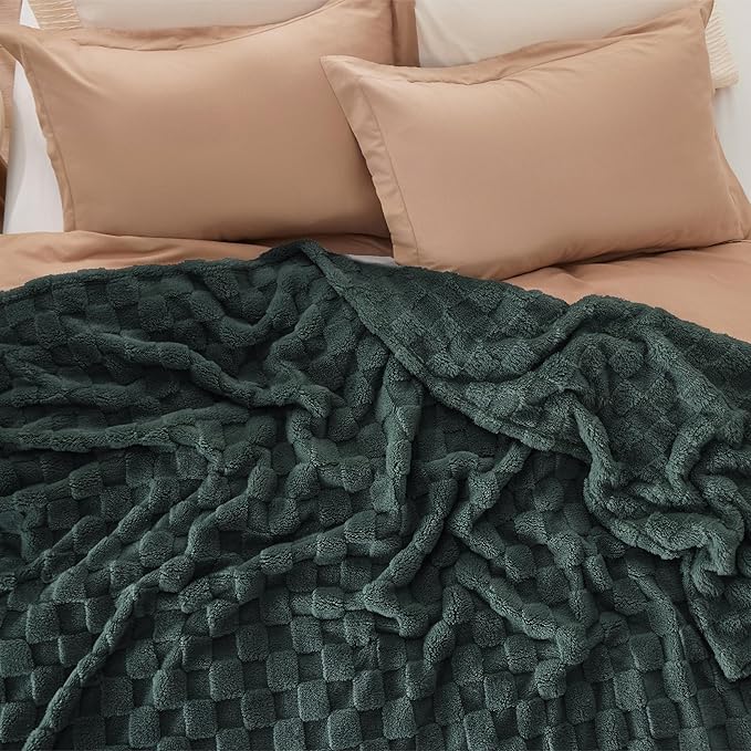 Bedsure GentleSoft Blankets Queen Size - Image 6