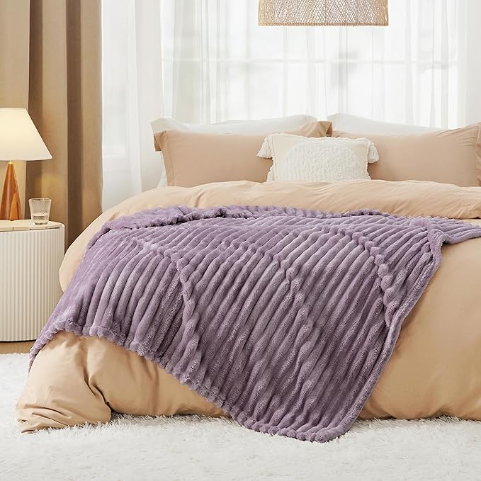 Bedsure GentleSoft Light Purple Throw Blanket - Image 6