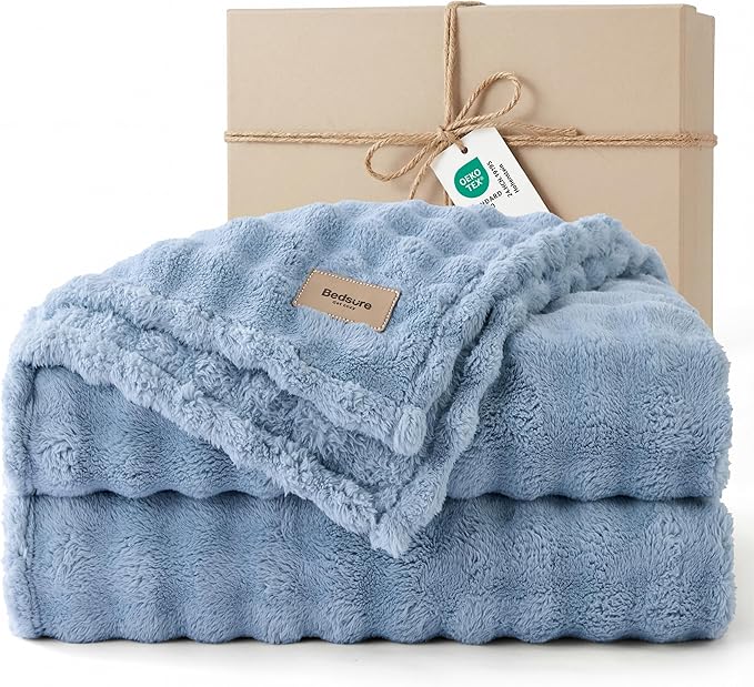 Bedsure 3D Fleece Bubble Blanket by BEDSURE