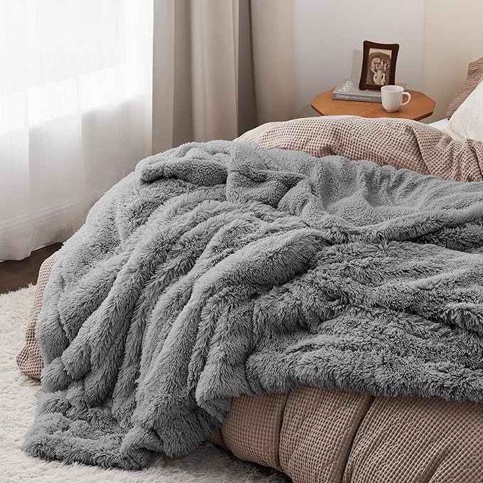 Bedsure GentleSoft Fluffy Grey Blankets Queen Size - Image 4